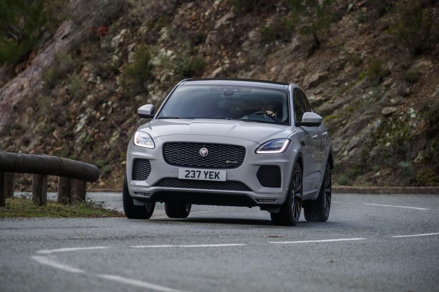  Jaguar E-Pace P300 AWD R-Dynamic 2017 года  (WW) (фото 13 из 40)